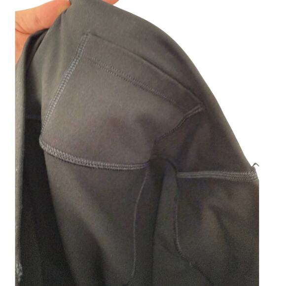 2 Fabletics Black Power Capri High Rise Leggings with Pockets-Large - Picture 8 of 8